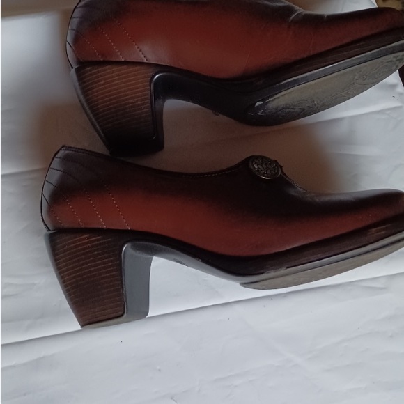 Dansko leather loafer heels size 8 - Picture 3 of 6